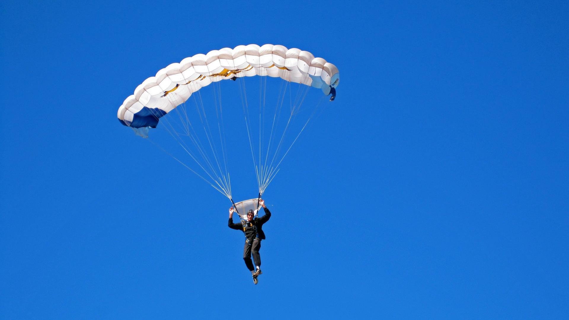 交易档案：那些影响深远的经典签约，《交易》